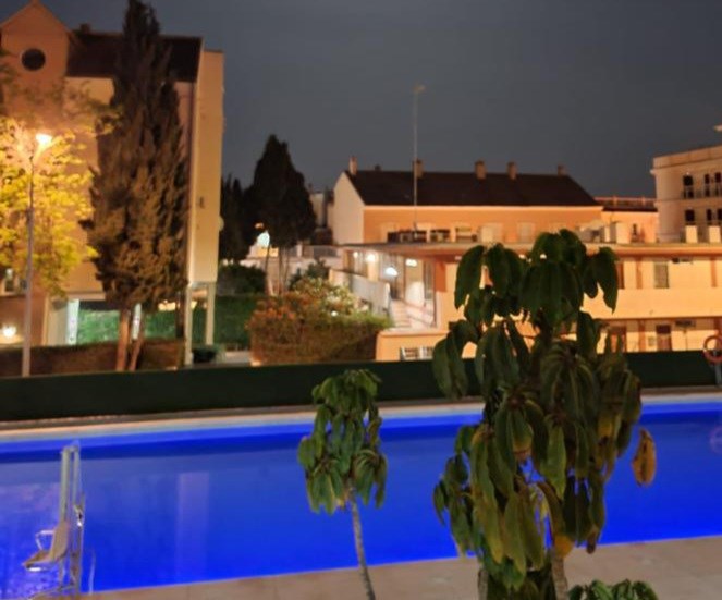 Los Nidos by night zonder maan